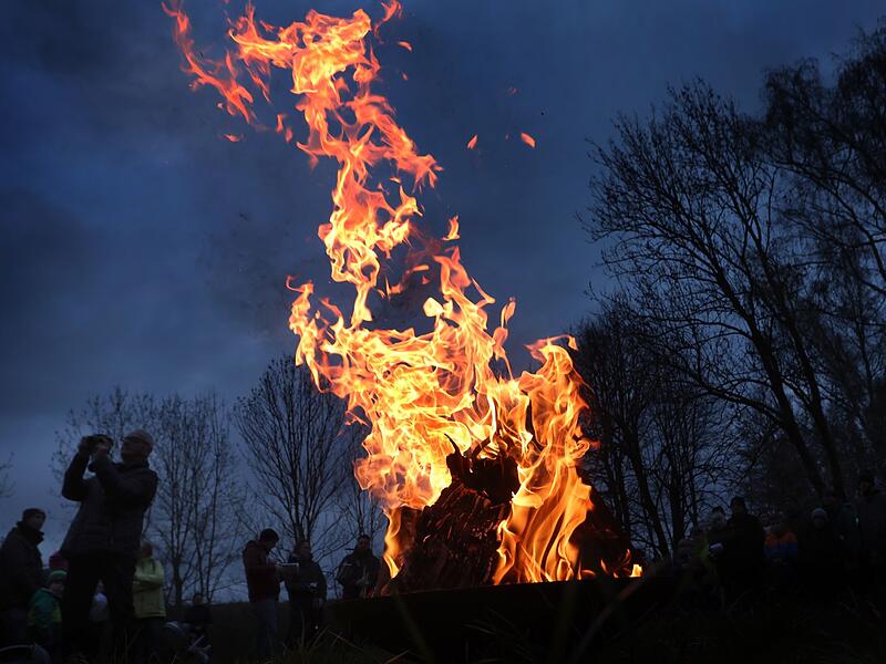 Osterfeuer in Bayern