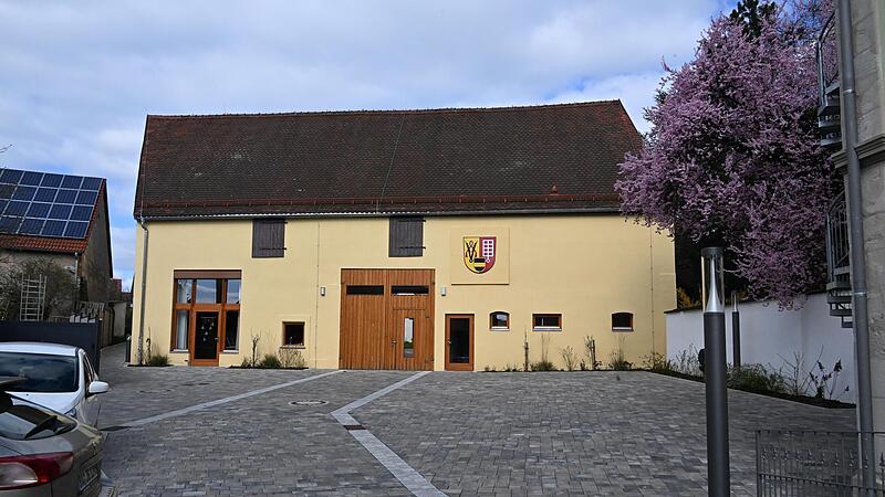 Ein neuer Streitpunkt ist die Vermietung der Herzogscheune für eine BI-Veranstaltung.