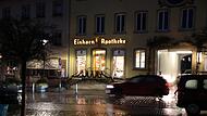 Die Stadt hat eine Teilsperrung des Gehwegs vor dem Geb&auml;ude Am Marktplatz 9 angek&uuml;ndigt. Der Zugang zur Apotheke und die Zufahrt in den Innenhof sollen vorerst frei bleiben.