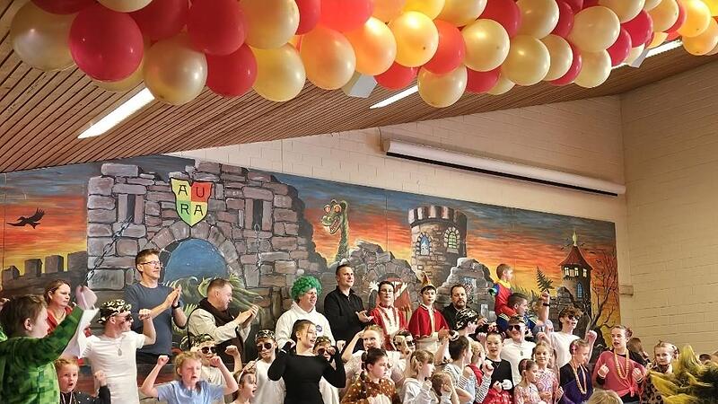 Show bei den Faschingsfreunden Aura. Show bei den Faschingsfreunden Aura.