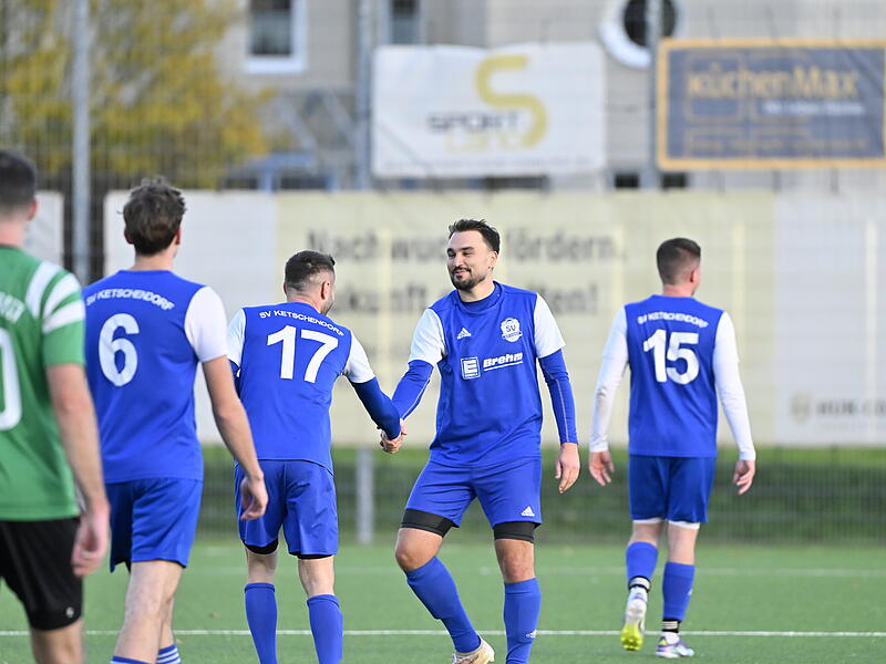 Gl&uuml;ckwunsch: Der SV Ketschendorf hat sich durch ein 6:2 gegen den TSV Heldritt auf Platz vier nach vorne geschoben.