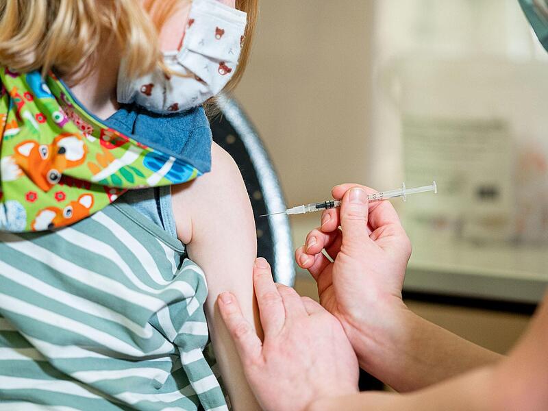 Gesunden Kindern wird eine Dosis empfohlen, vorerkrankten nach wie vor zwei.Forchheim & Fr&auml;nkische Schweiz