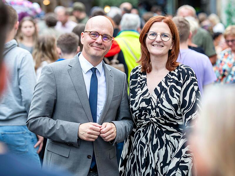 Bad Kissingens Oberbürgermeister Dirk Vogel mit Noch-Kurdirektorin Sylvie Thormann. Ihre Nachfolge ist noch offen. Bad Kissingens Oberbürgermeister Dirk Vogel mit Noch-Kurdirektorin Sylvie Thormann. Ihre Nachfolge ist noch offen.