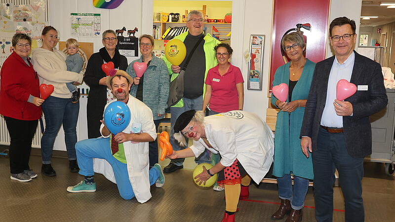 Theatergruppe St. Marien spendet 1000 Euro an Klinik Clowns