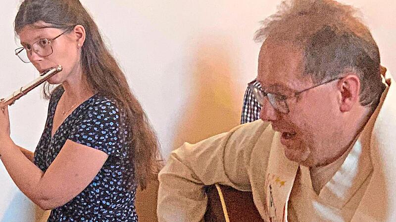 Musikalische Gestaltung: Channy Genzler und Pfarrer Thomas EschenbacherTheresia Rieß Musikalische Gestaltung: Channy Genzler und Pfarrer Thomas EschenbacherTheresia Rieß