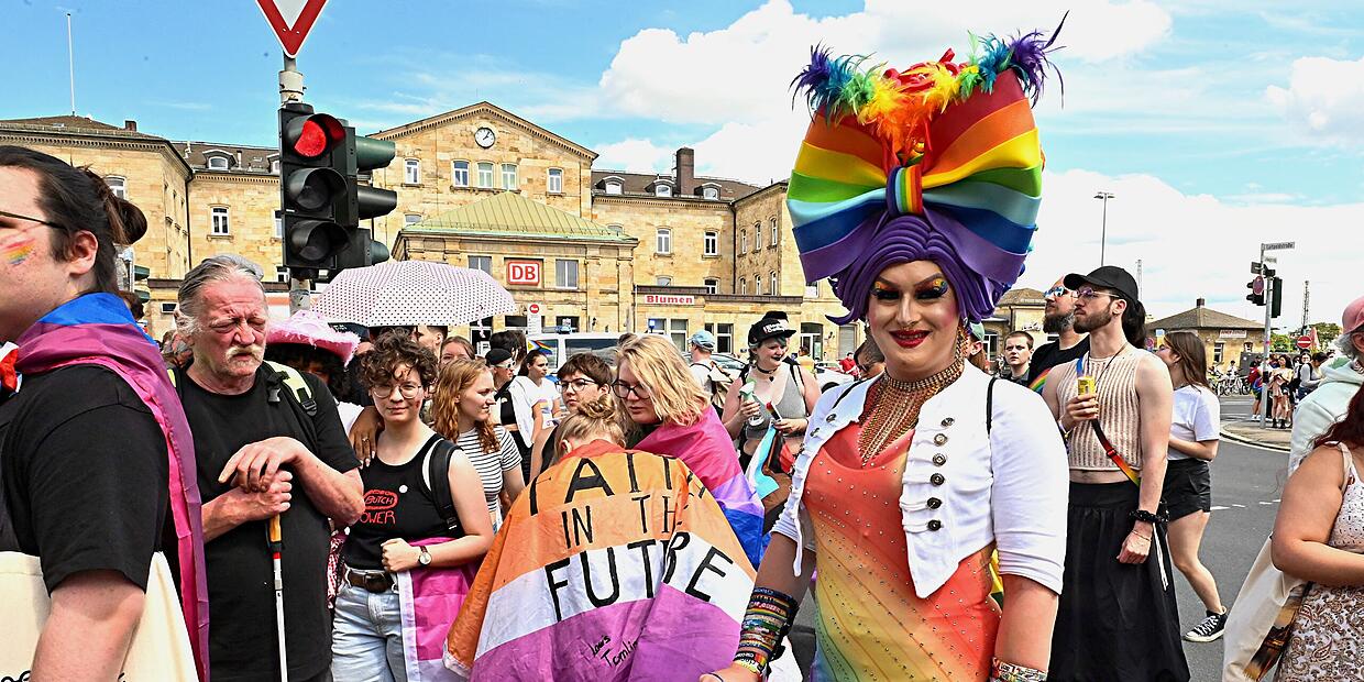 Wunderbar Csd Outfit Frau Fotos
