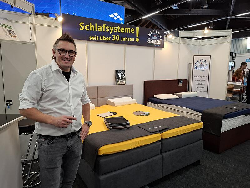 Consumenta Nürnberg 2025Consumenta Nürnberg 2025 Steve Seubert am Messestand der Firma