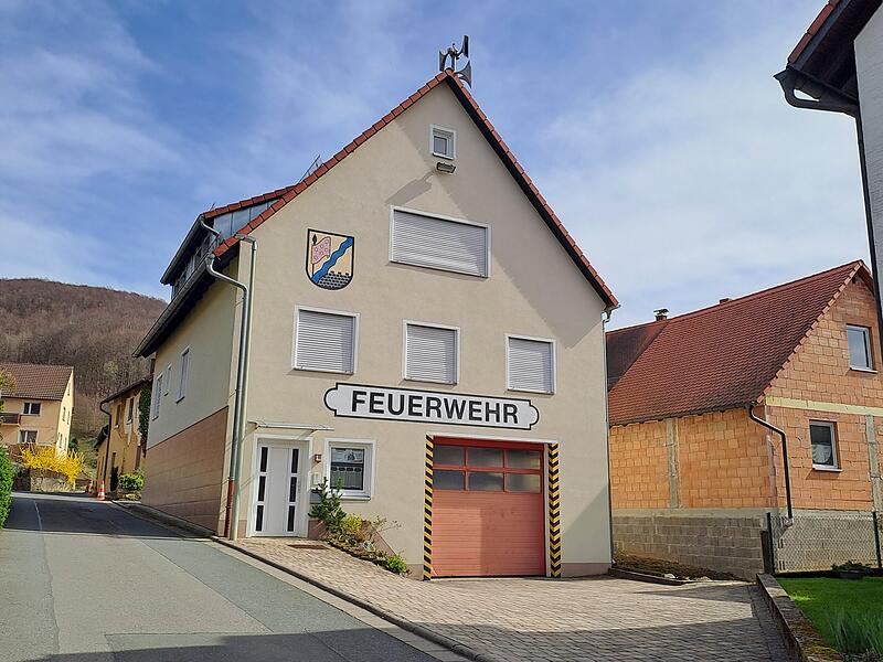 Das Feuewehrhaus in Leutenbach ist nicht mehr zeitgem&auml;&szlig; und kann an diesem Standort nicht erweitert werden.