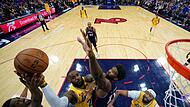 LeBron James und Joel Embiid