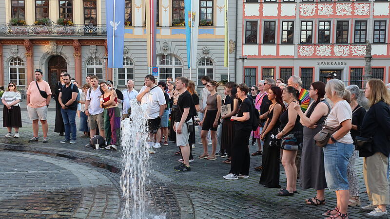 Nach CSD-Anschlag Berlin: rund 100 bei Mahnwache in Coburg