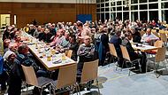 De Versammlung in der Gro&szlig;enseebacher Mehrzweckhalle vereinte zahlreiche Waldbesitzer.