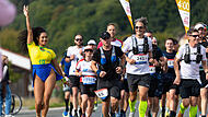 Der Fränkische Schweiz Marathon 2025 heizte den Sportlern mit guter Stimmung am Straßenrand ein.