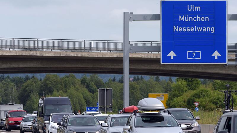 Stau am F&uuml;ssener Grenztunnel