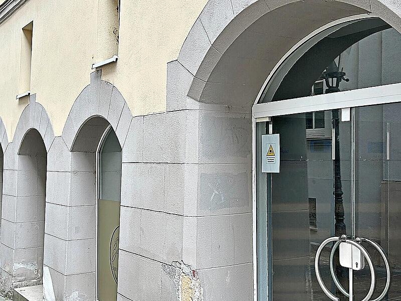 Das Ladenlokal in der Badergasse 12 (zuletzt &bdquo;Z&uuml;llstube&ldquo;) wird seit ein paar Tagen umgebaut.