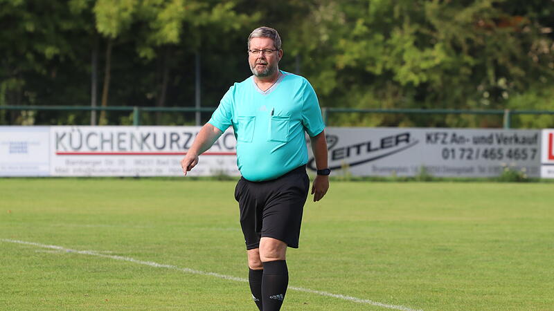 Christian Hansel ist auch mit 60 Jahren noch als Schiedsrichter aktiv.