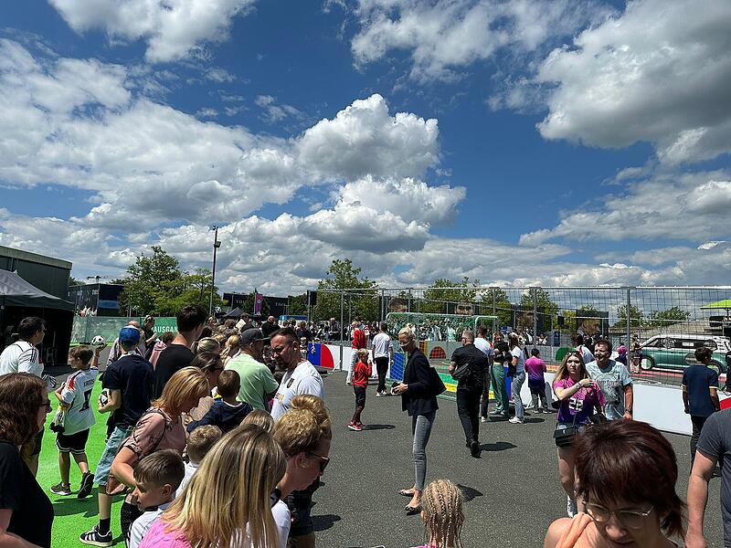 DFB-Torwandschießen in HerzogenaurachDFB-Torwandschießen in Herzogenaurach DFB-Torwandschießen in HerzogenaurachDFB-Torwandschießen in Herzogenaurach