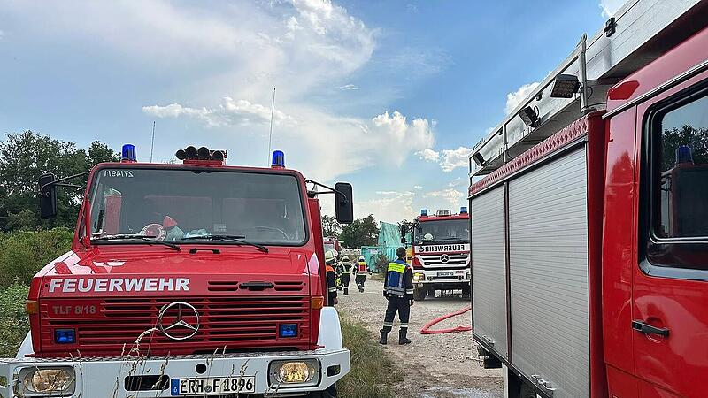 Blitz entfacht Waldbrand im Kreis Erlangen-Höchstadt - Feuerwehr gefordert Blitz entfacht Waldbrand im Kreis Erlangen-Höchstadt - Feuerwehr gefordert