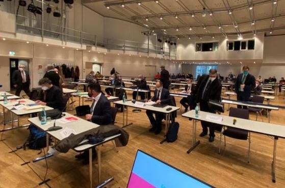 Im Hegelsaal der Konzerthalle kam der Rechnungsprüfungsausschuss zu einer teilweise öffentlichen Sitzung am Donnerstagnachmittag zusammen und begann mit der Aufarbeitung der Boni-Affäre, die ein Prüfbericht des Bayerischen Kommunalen Prüfungsverbandes ins Rollen gebracht hat.