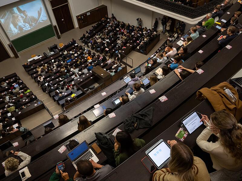 Einführungsveranstaltung der Ludwig-Maximilians-Universität Einführungsveranstaltung der Ludwig-Maximilians-Universität