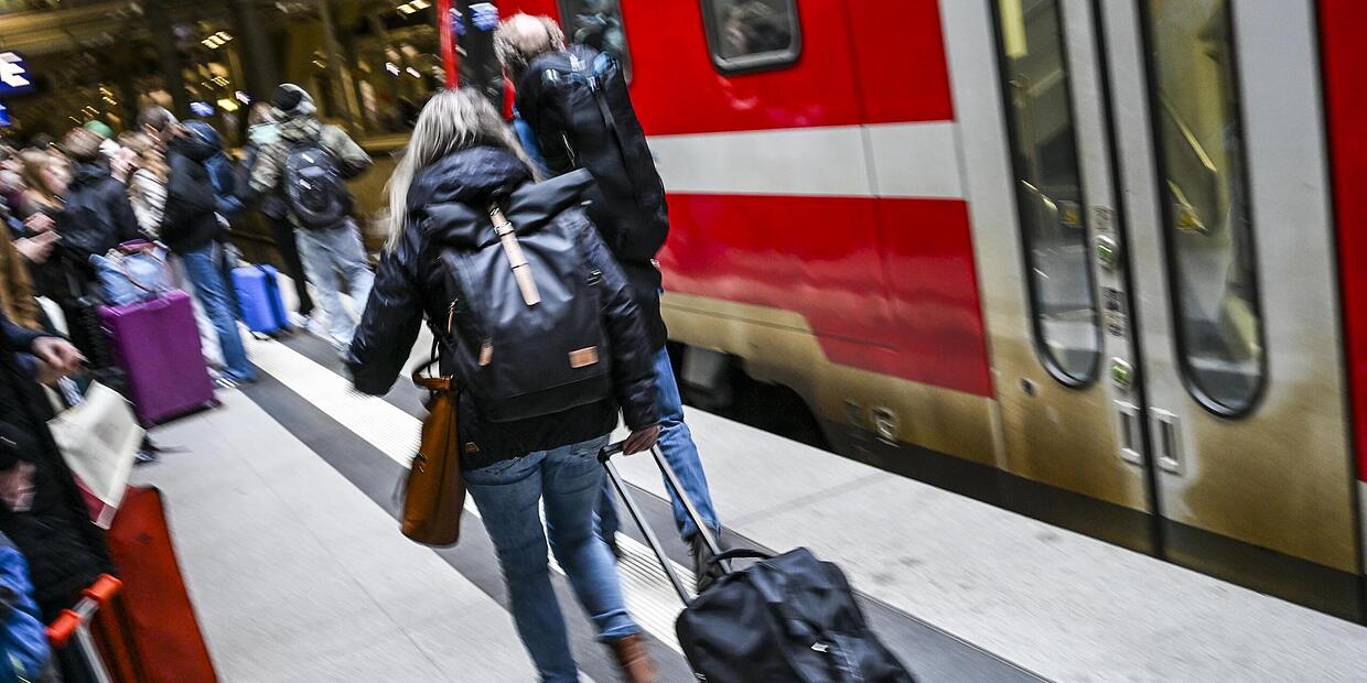 Überfüllte Bahnhöfe zum Ferienstart