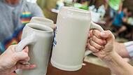 Anstoßen kann man beim Annafest auf 23 Kellern, die Biervielfalt ist beinahe genauso hoch.Forchheim & Fränkische Schweiz