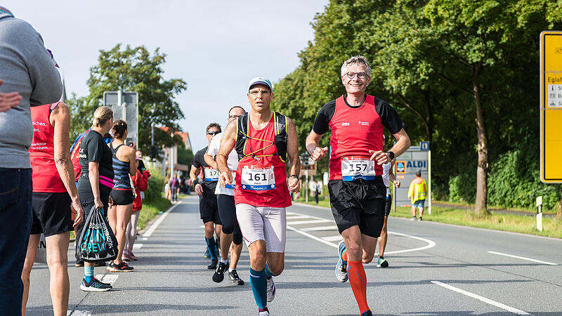 Teilnehmer w&auml;hrend des 22. Fr&auml;nkischen-Schweiz-Marathons im Jahr 2023.