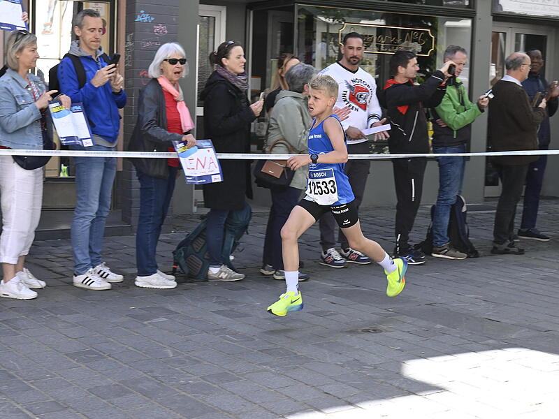 Weltkulturerbelauf 2025: Rund 1000 Sch&uuml;ler aus den 3. und 4. Klassen waren beim Bosch-Sch&uuml;lerlauf am Start.