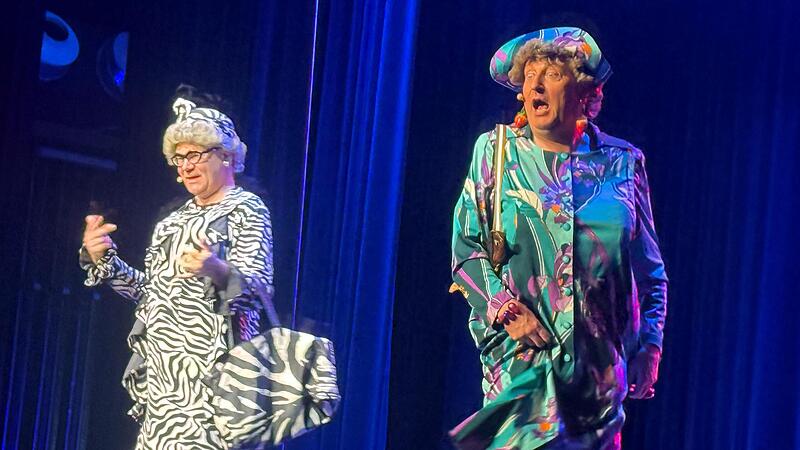 Martin Rassaus und Volker Hei&szlig;manns Paraderolle: Waltraud und Mariechen in der Kulmbacher Stadthalle.