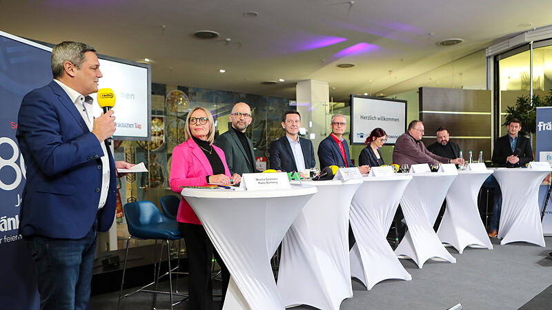 PodiumVolles Haus bei FT-Podiumsdiskussion: der Abend in Bildern