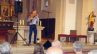 Maik Förner bei seinem Benefiz-Konzert für den Hospizverein Kronach im Jahr 2022.