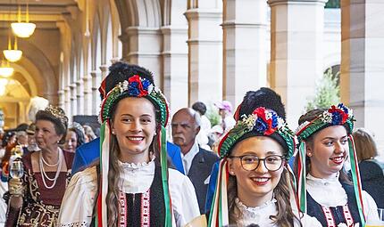 Geh&ouml;ren zum Rakoczy-Fest traditionell dazu: Die Ungarinnen und die Panduren.