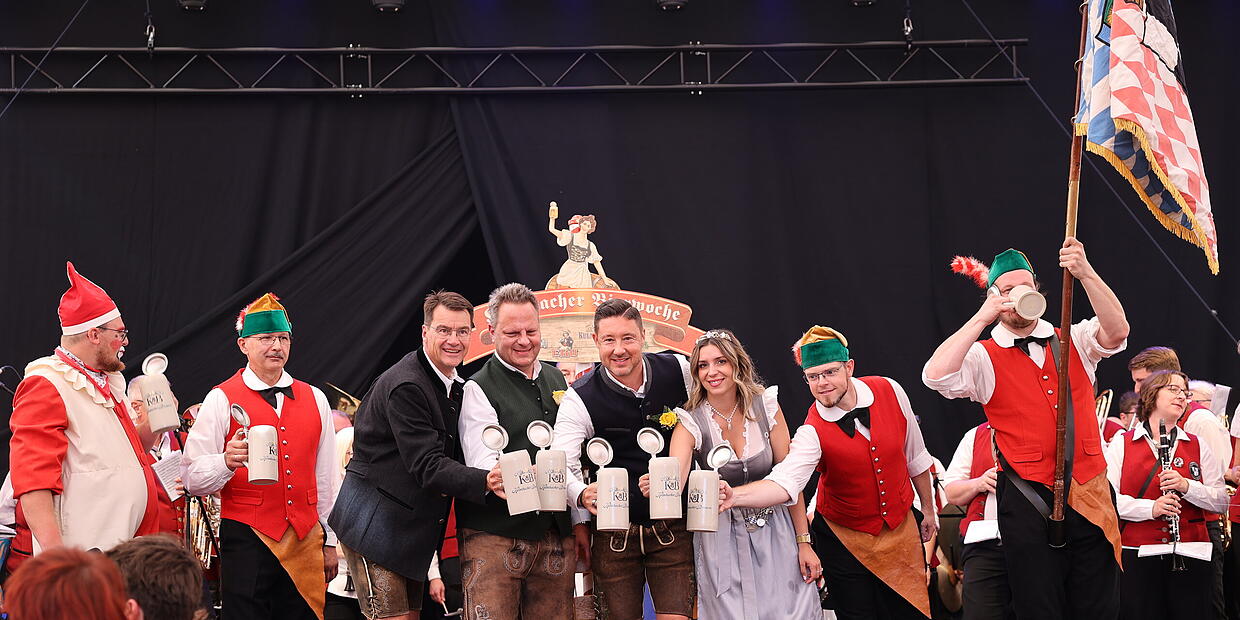 Kulmbacher Bierwoche 2025: Ein Schlag eröffnet das Fest