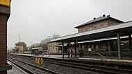 Um den Kulmbacher Bahnhof kümmert sich die Bahn eher stiefmütterlich.