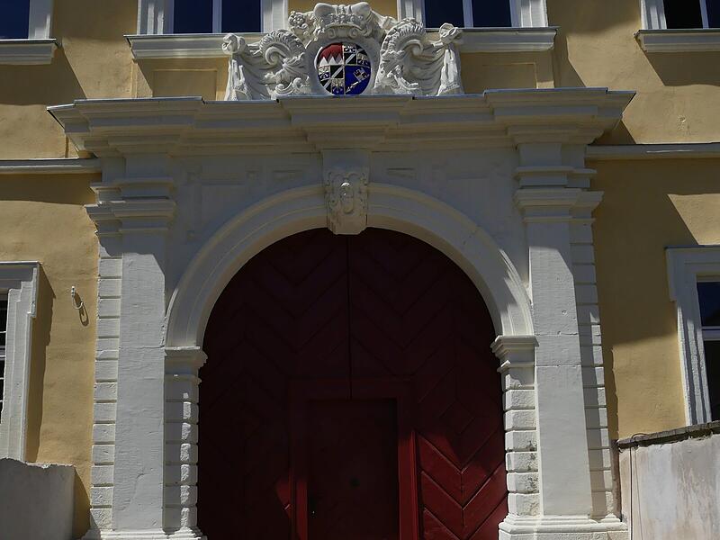 Eingangstor Schloss  Ebenhausen