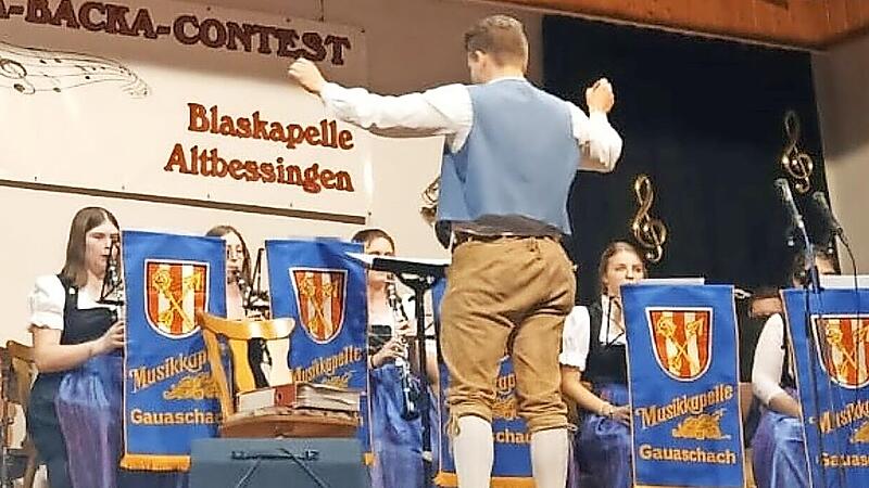 F&uuml;r das neue Jahr g&auml;be es bereits einige interessante Anfragen f&uuml;r Auftritte wie zum Beispiel beim Jubil&auml;umsfest des befreundeten Vereins in Altbessingen Anfang Juni.