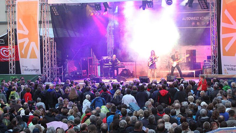 Blues- & Jazzfestival8. bis 15. August Im August sind wieder einige der besten Blues- und Jazzmusiker aus der ganzen Welt zu Gast in Bamberg. Erwartet werden unter anderem Kinga Glyk, Julia Neigel, Andreas Kümmert, Jimmy Reiter, Sons of the East, Miu und Carolin No. Eintritt frei