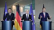 Der Sparplan der Bundesregierung ist fertig. Das gaben Wirtschafts- und Klimaschutzminister Robert Habeck, Bundeskanzler Olaf Scholz und Finanzminister Christian Lindner bekannt.