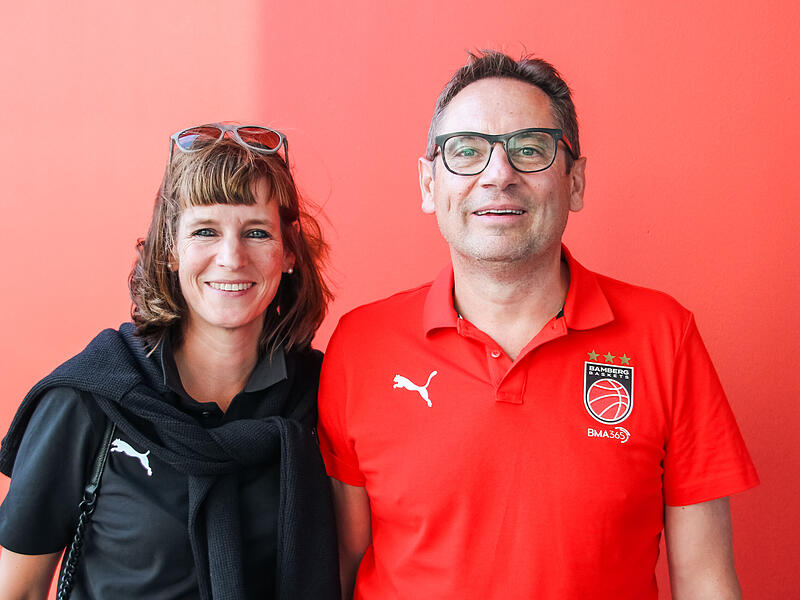 Verena und Stefan Schraner sind seit 2023 Gesellschafter der Bamberg Baskets und längst selbst Teil der „roten Wand“.