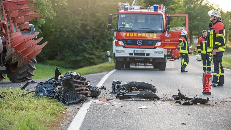 Am sp&auml;ten Freitagabend ist es auf der Staatsstra&szlig;e bei Lohndorf im Landkreis Bamberg zu einem schweren Verkehrsunfall gekommen. Der Fahrer des Motorrades erlag noch an der Unfallstelle seinen schweren Verletzungen.