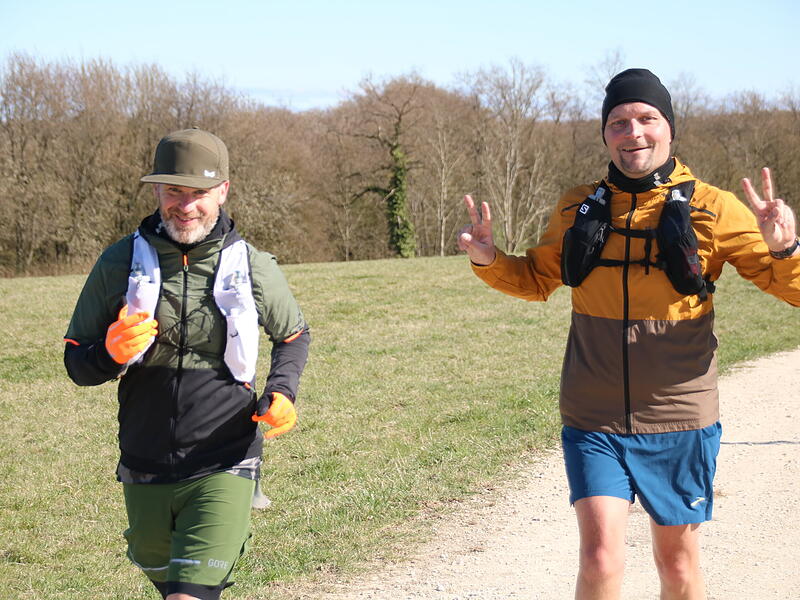 Strahlender Sonnenschein, aber nur niedrige Plusgrade erwartete die L&auml;ufer beim 19. Obermain-Marathon rund um Bad Staffelstein. Die Marathon-Strecke f&uuml;hrte wieder an den beiden Wahrzeichen der Kurstadt, dem Kloster Banz und der Basilika Vierzehnheiligen vorbei.