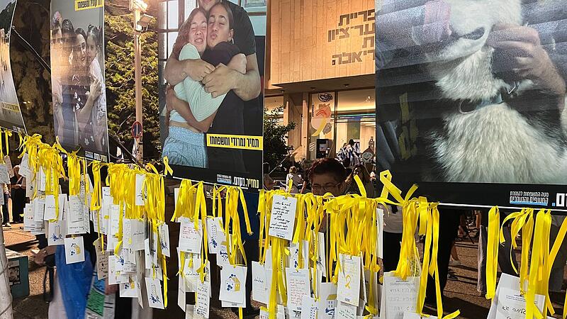 Nahostkonflikt - Israelis warten auf die Rückkehr der Geiseln