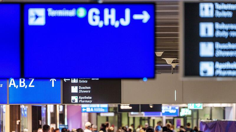 Andrang am Flughafen Frankfurt Andrang am Flughafen Frankfurt