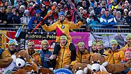 Franziska Preuß (hinten Mitte)