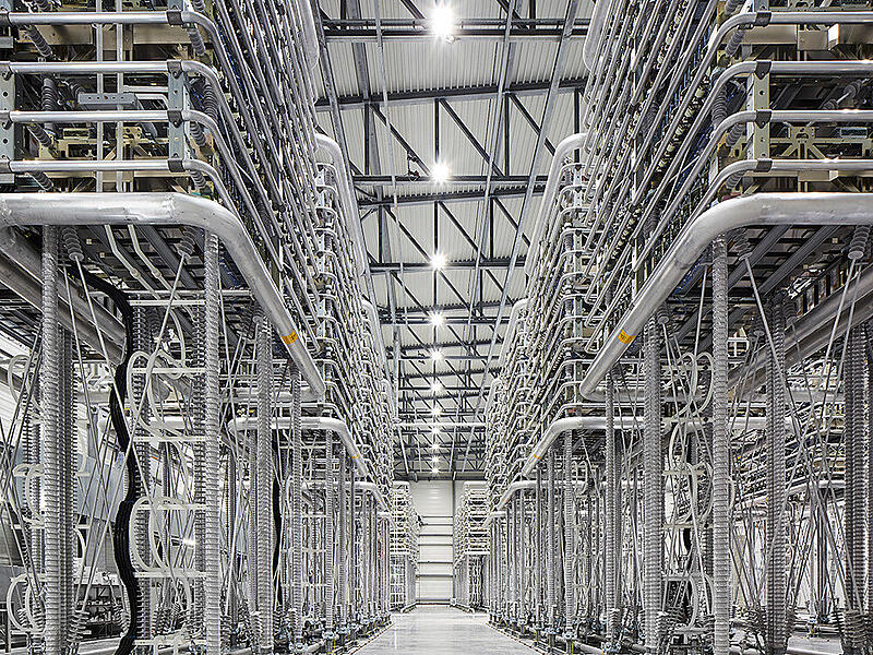 Siemens Energy ForchheimForchheim & Fränkische Schweiz Tausende Leistungshalbleiterbauelemente müssen innerhalb weniger Millisekunden gesteuert werden: Das erledigt die in Forchheim programmierte Software.
