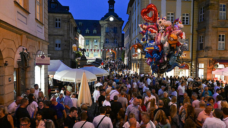 Von Donnerstag, 24. August, bis Montag, 28. August, findet die 73. Bamberger Sandkerwa 2023 statt.