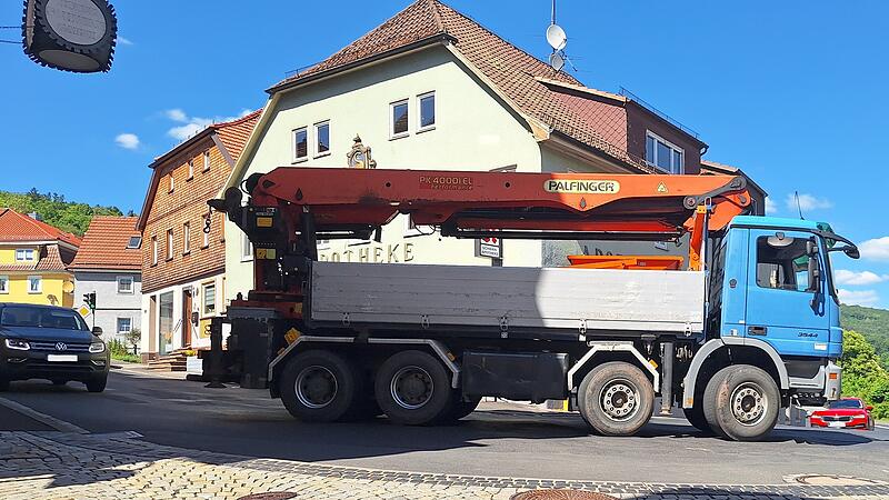 Ausweichverkehr bei Stau auf A7 in Bad Brückenau Ausweichverkehr bei Stau auf A7 in Bad Brückenau