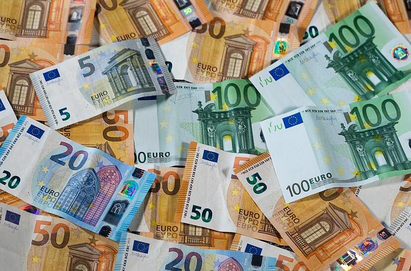 Die SPD will mit der Forderung nach einer Vermögensteuer ihr Profil als linke Volkspartei schärfen. Dabei ist diese Steuer nachgewiesenermaßen kein Erfolgsgarant. Die SPD will mit der Forderung nach einer Vermögensteuer ihr Profil als linke Volkspartei schärfen. Dabei ist diese Steuer nachgewiesenermaßen kein Erfolgsgarant.