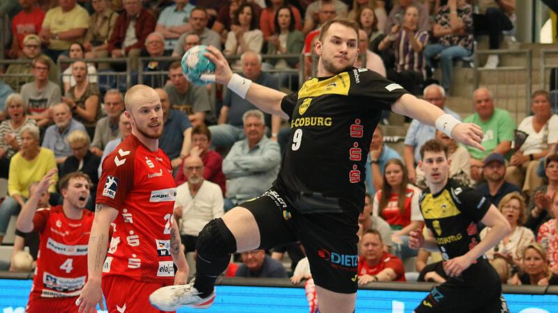 Bartlomiej Bis steuerte zwei Treffer zum deutlichen Ausw&auml;rtssieg des HSC 2000 Coburg in Nordhorn bei. In der zweiten H&auml;lfte verletzte sich der Pole nach einem Foulspiel von Luca de Boer.