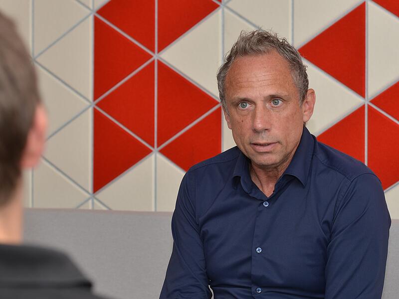 Interview Thorsten GlauberForchheim & Fränkische Schweiz Bayerns Umweltminister Thorsten Glauber (Freie Wähler) spricht im exklusiven FT-Interview über den Wassercent, warum Bayern diese Abgabe erst jetzt einführt und wie es um die Wasserversorgung in Bayern steht.