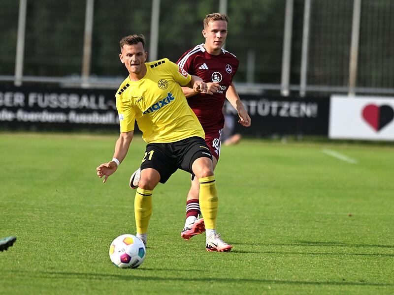 Sport Fu&szlig;ball Saison 2024 / 2025 Regionalliga Bayern  2. Spieltag Donnerstag  25.07.2024 Spielort Max-Morlock-Platz Valznerweiherstr.  200  N&uuml;rnberg Spielbeginn 18.30 h FC N&uuml;rnberg II gegen SpVgg Bayreuth   Halbzeitergebnis 2:1 Endstand Tobias Weber Je